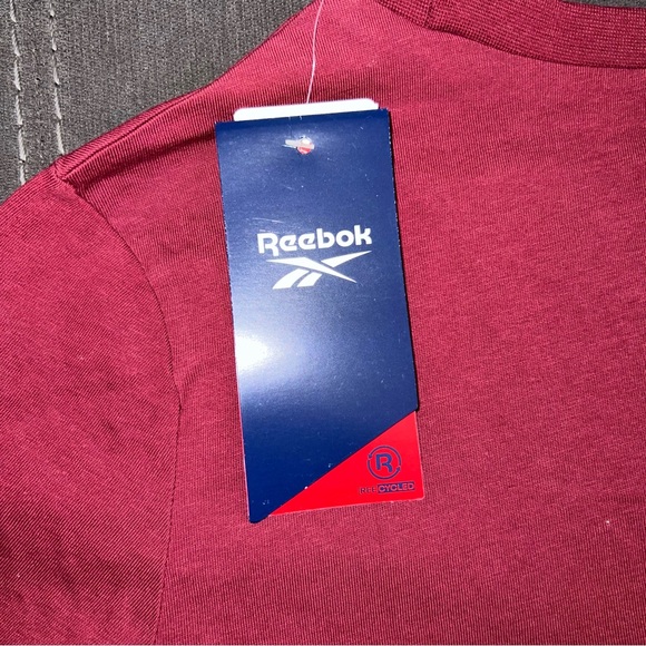 Reebok Classic Red Tee women’s small red/burgundy - Picture 5 of 5